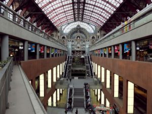 central-station-1181068_1920