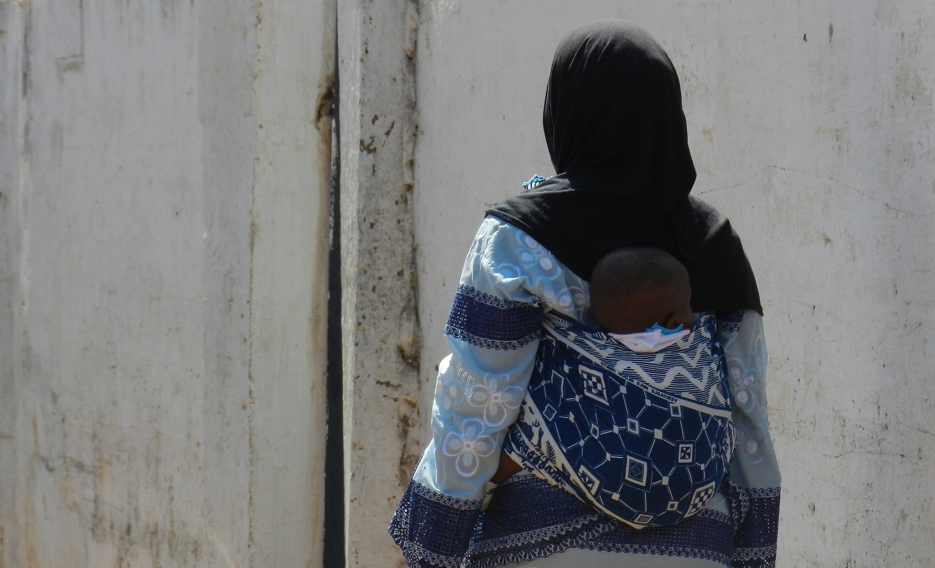 gambia-vrouw met kind